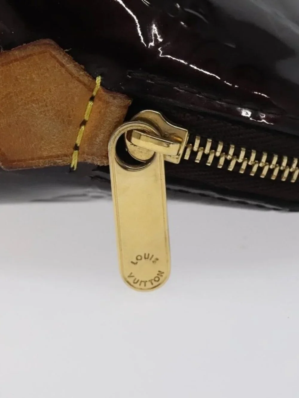 LOUIS VUITTON Monogram Vernis Pochette Cosmetic PM Amarante M91495 Auth 123448 - Picture 8 of 16